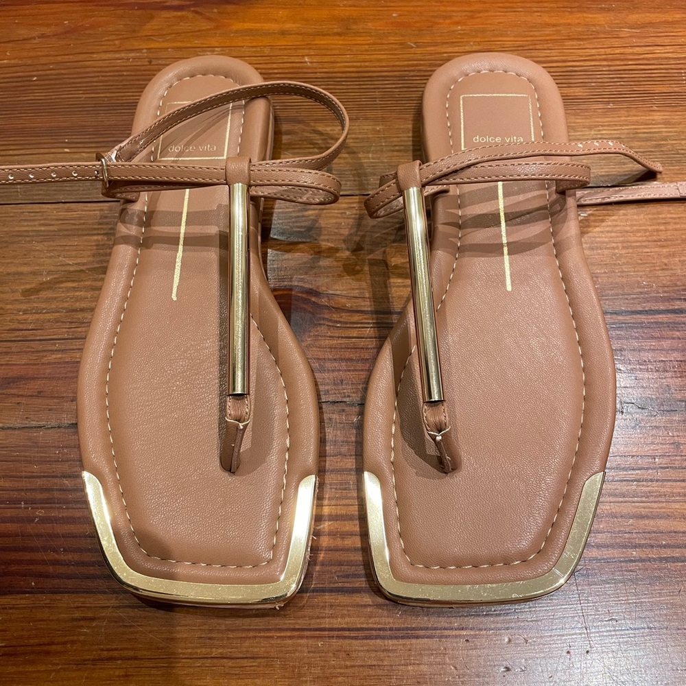 Dolce Vita sandal size 7